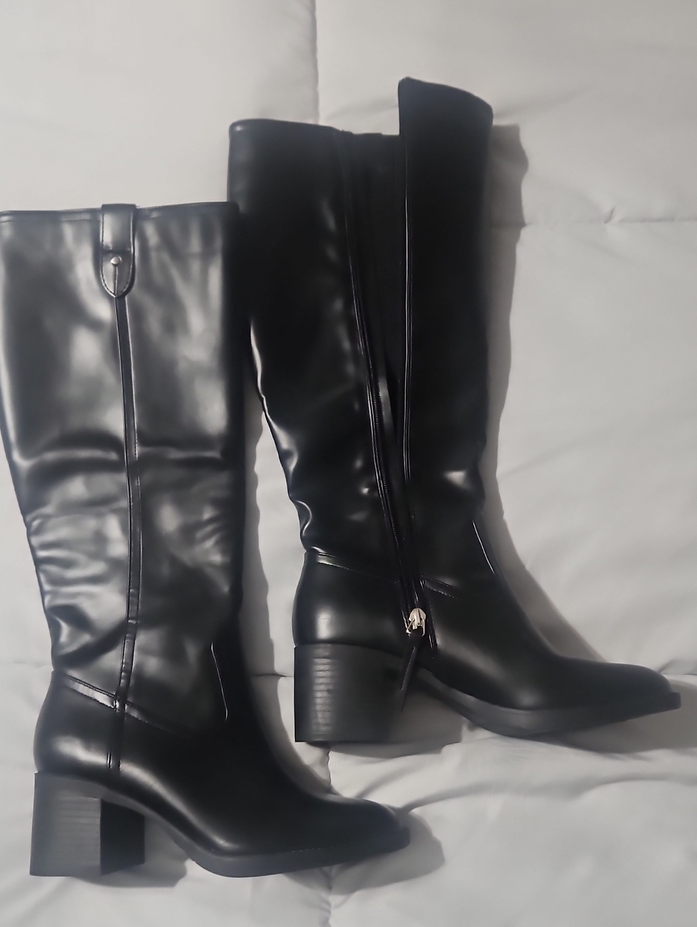 Sleek Black Over-the-Knee Block Heel Boots Size 7
